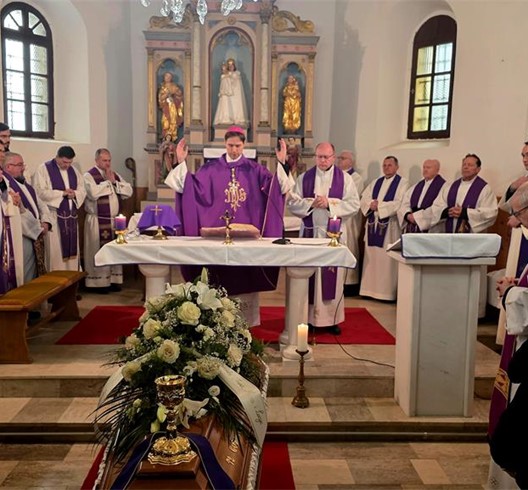 Misa zadušnica i sprovodni obredi za vlč. Stjepana Lukeca